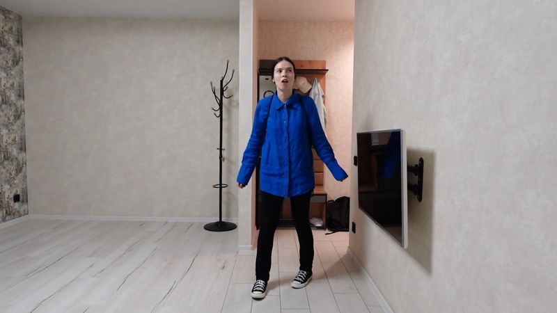 ASMR chocolate thief breaks into the factory