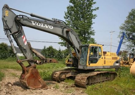 VOLVO EC330B LC EXCAVATOR PARTS CATALOG MANUAL 579 PAGES updated complete info 2023