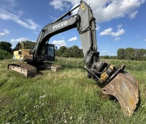 VOLVO EC700C L EXCAVATOR OPERATOR MAINTENANCE MANUAL 487 PAGES updated complete info 2023