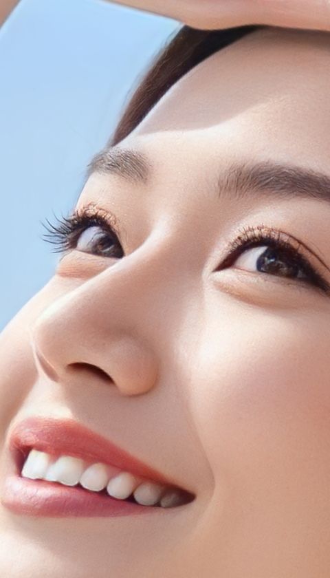Model Cosmetic 08
