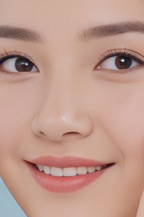 Model Cosmetic 06