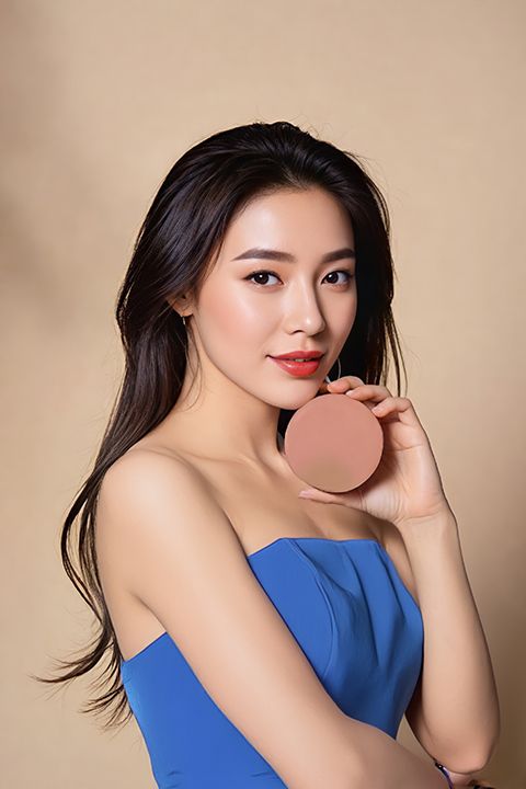 Model Cosmetic 11