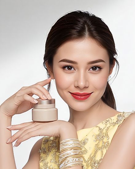 Model Cosmetic 04