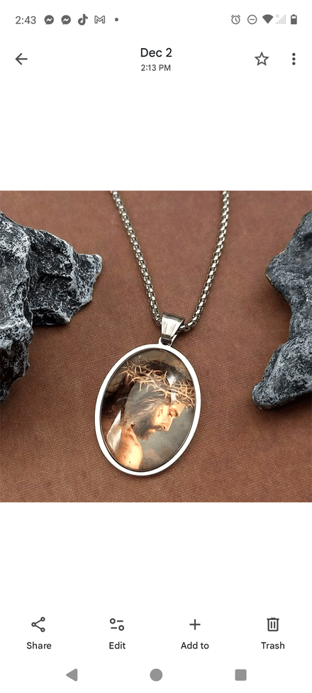 Risen Saviour pendant 