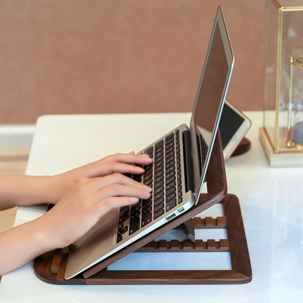 Foldable wooden laptop stand