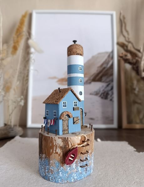 House with lighthouse “Marine”