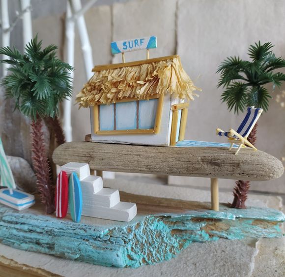 Driftwood houses “Hawaii” interior composition