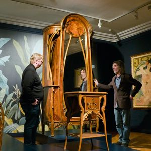 The History of Art Nouveau. Episode 5. Presented by Tony Geering and filmed at The Brohan Museum