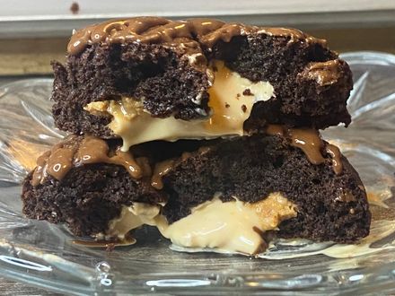 4 Chocolate Pistachio / Peanut Butter Stuffed Cookies 