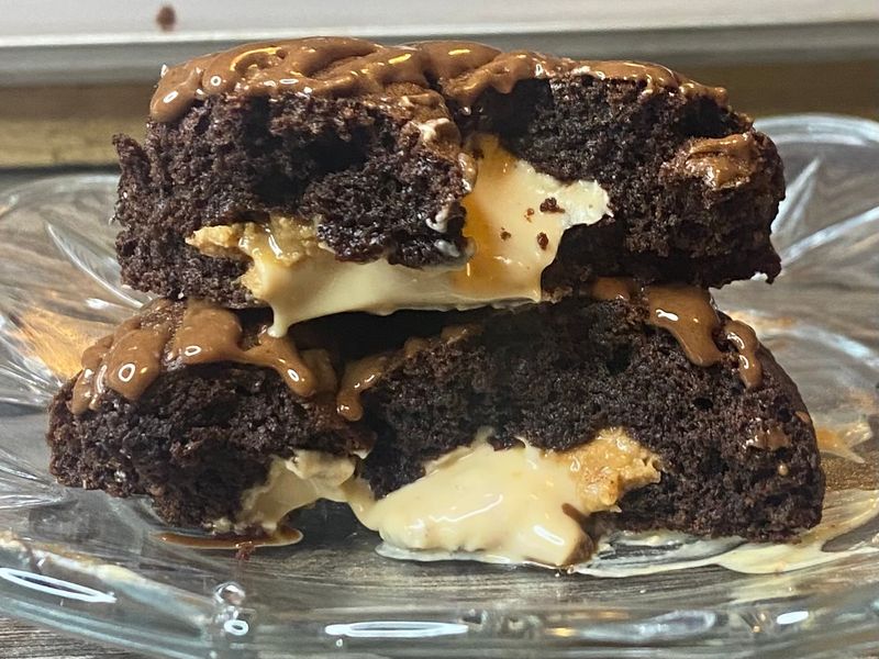4 Chocolate Pistachio / Peanut Butter Stuffed Cookies 