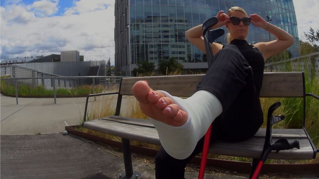 Ice 157 SLC - Is anyone looking at my cute toes? - 10 min