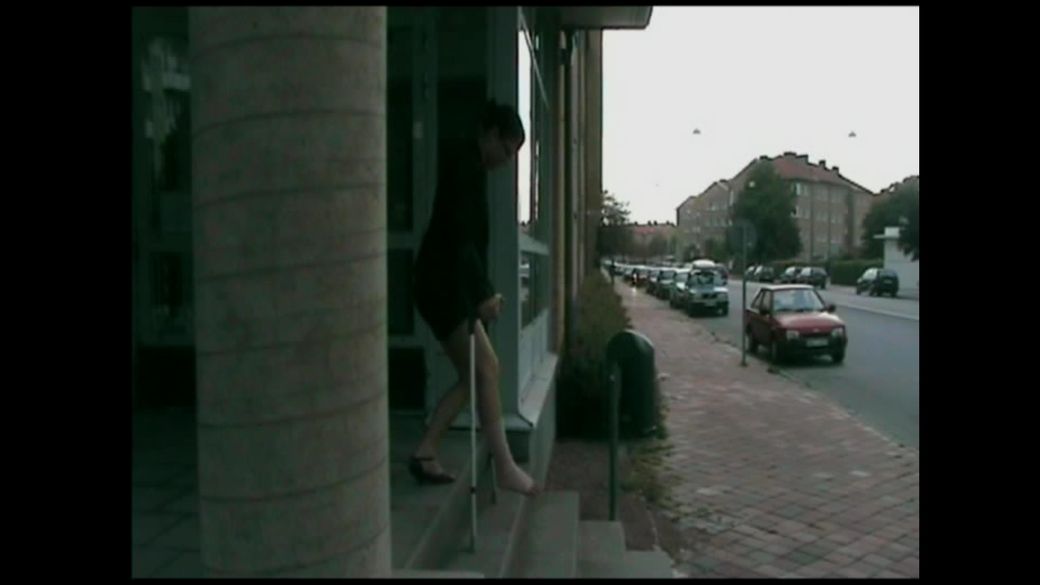 Sarah 22 Bandage - I can crutch with a high heel shoe - 7 min