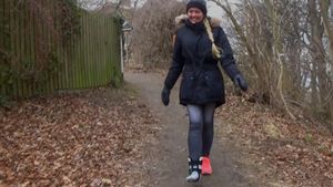 Rose 1804-10 Sock Sprain - Today i try to walk on my aircast - 13 min 