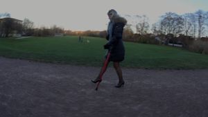 Ice 2311-1 Custom Crutches Sprain - I still must use one crutch after my sprain - 15 min