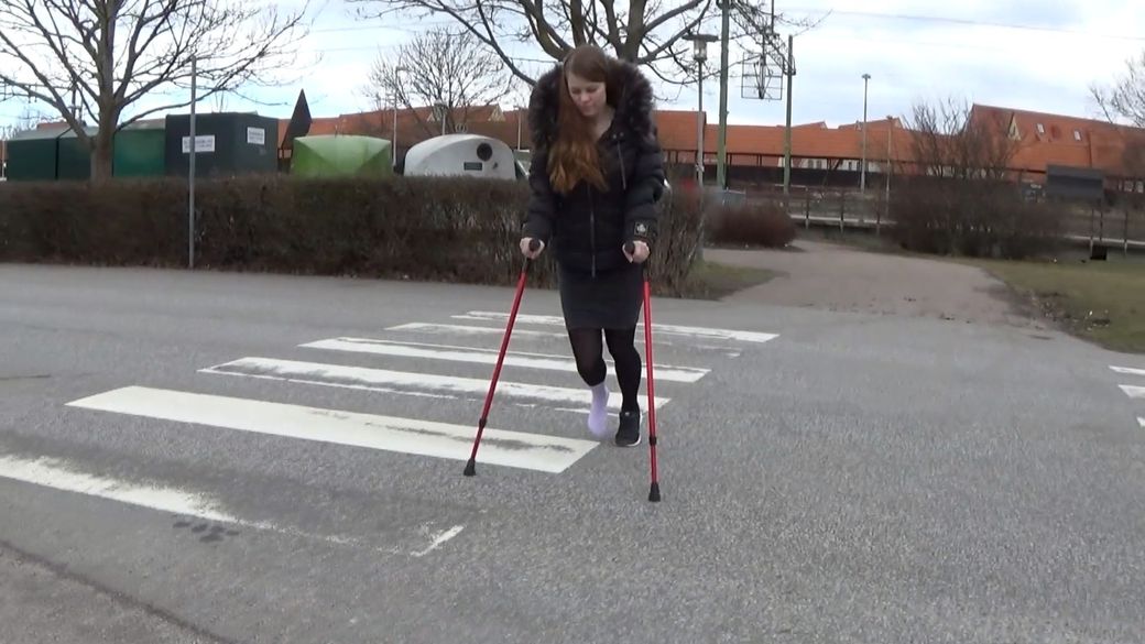 Ice 1804-1 Sock Sprain - I tried to put a little weight on my foot but it hurts alot - 12 min