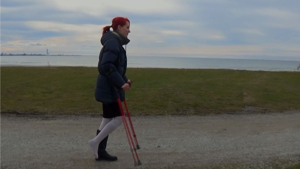 Sunshine 1703-6 Sock Sprain - I need to come out before heading to my friends - 11 min