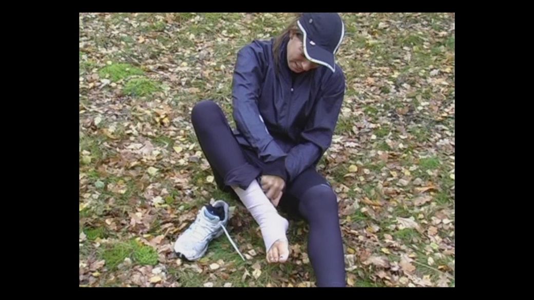 Sanne 13 Sprain - I sprain my ankle twice - 12 min