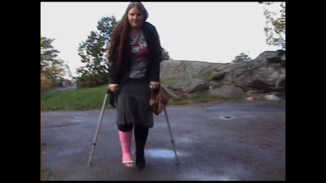 Elenor 2 SLC - Yes i have a short leg cast under this sock - 5 min