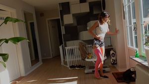 Elina 2303-1 Custom LLC - I clean my house even with a LLC - 11 min