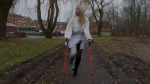 Elina 2412-1 Custom LLC - Happy that I have a boot on for it starts to rain - 19 min