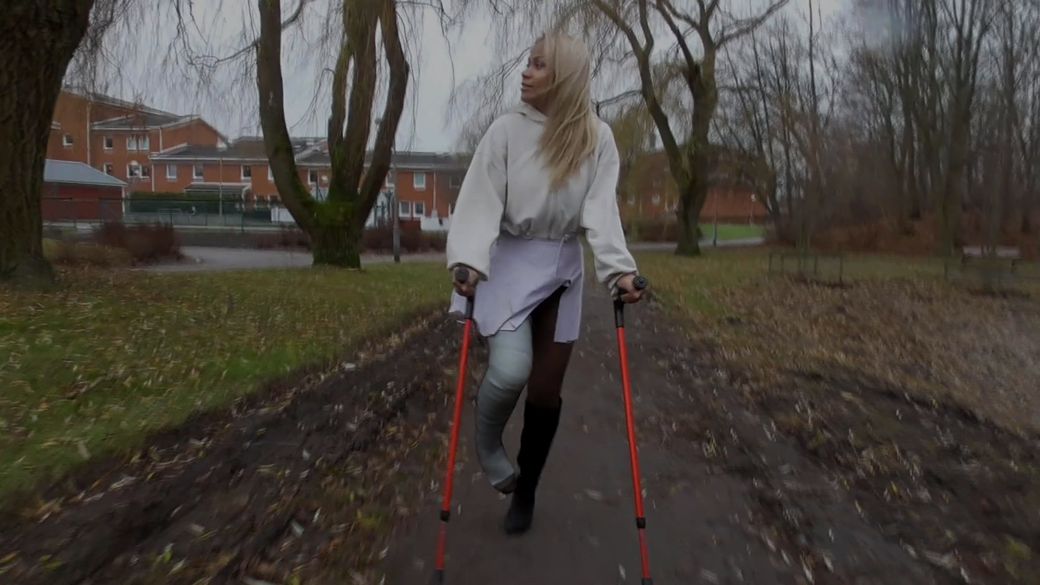 Elina 2412-1 Custom LLC - Happy that I have a boot on for it starts to rain - 19 min