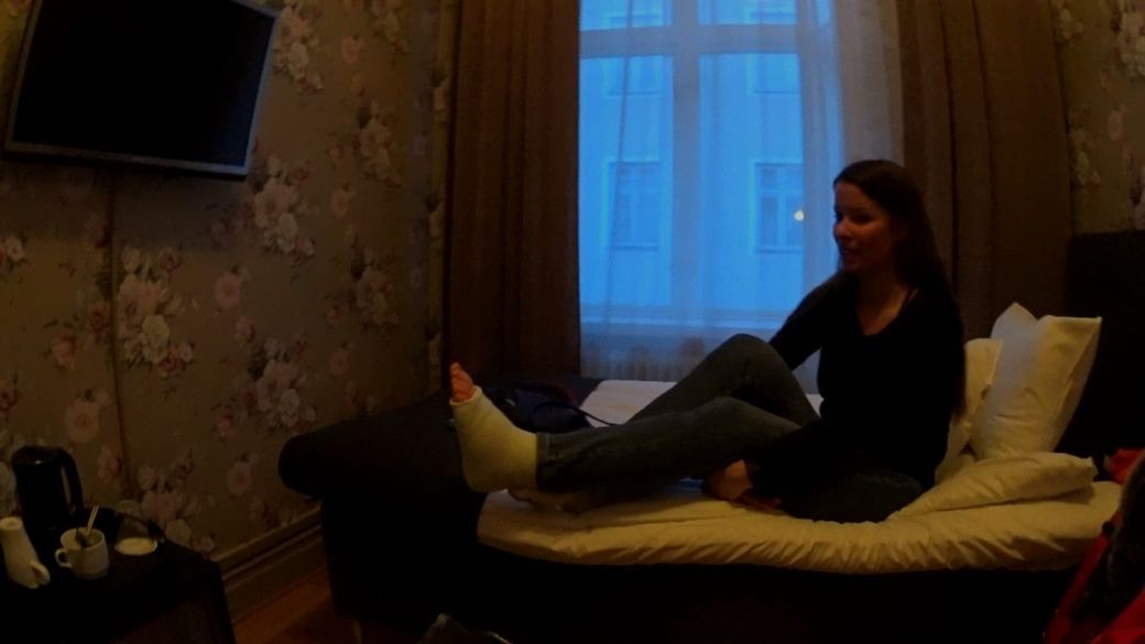 Lucy 2305-2 Term SLC - Time to crutch back to the hotel - 10 min