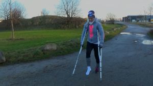 Sarah 1512-2 Sock Sprain - Crutching in a sporty outfit - 13 min