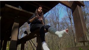 Lizzy 2403-3 SLC - Take a good look at my casted foot -10 min