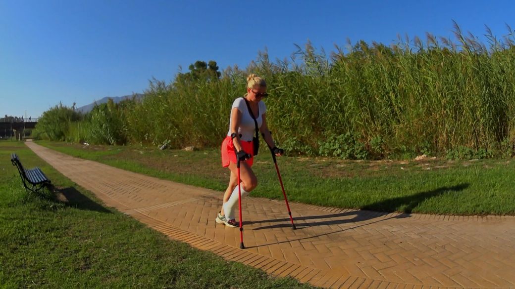 Kicki 23 SLC - It is hard to crutch up and over this bridge - 10 min