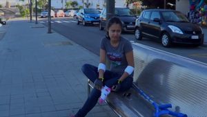 Elisabeth 6-6 Sock Sprain  - I travel to my vacation even with a sprained ankle - 13 min