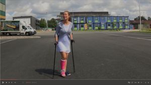 Melinda 7-5 Term SLC - Time to try walking again - 16 min