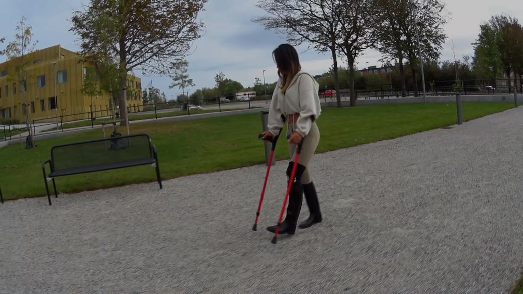 Elina 2310-5 Custom Boot Sprain - My foot hurt but i try to walk - 10 min