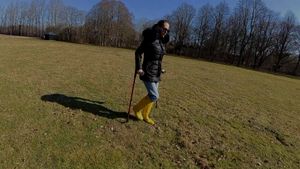 Sunshine 2603-2 Custom Boot Sprain -  I can get my swollen foot in this yellow Hunter boots - 10 min