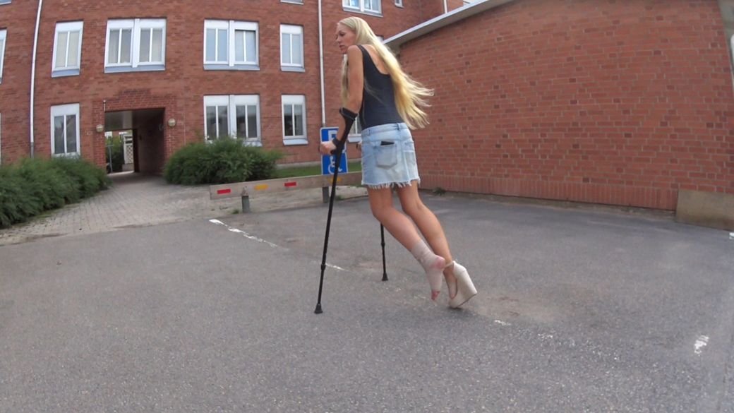 Rose 57 Sprain - I must show you the river and i still crutch with my high wedge heel shoe! - 13 min
