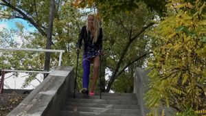 Britney 1710-4 LLWC - I think i love stairs! - 22 min