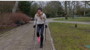 Elina 2302-2 Custom SLC - I think it is fun that you want to film my cast - 11 min