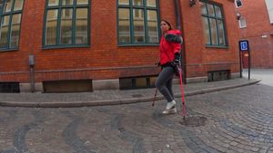 Lucy 2305-4 Term SLC - Crutching to the restaurant - 11 min