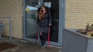 Ice 1804-2 Sock Sprain - I try to walk but I cant - 11 min