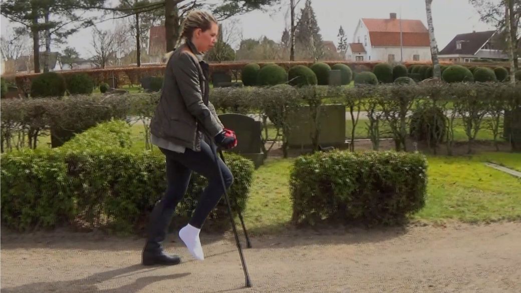 Sanne 1604-2 Sock Sprain - Trying different crutching skills - 11 min