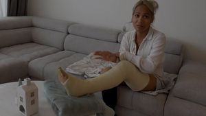 Elina 2411-3 Custom Attacked To LLC - Was it you that hurt my leg? - 18 min