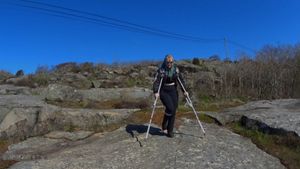 Miss Metnal 34 SLC - Practicing to use my underarm crutches - 12 min