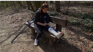 Lizzy 2403-5 SLC - I draw on my white SLC - 14 min