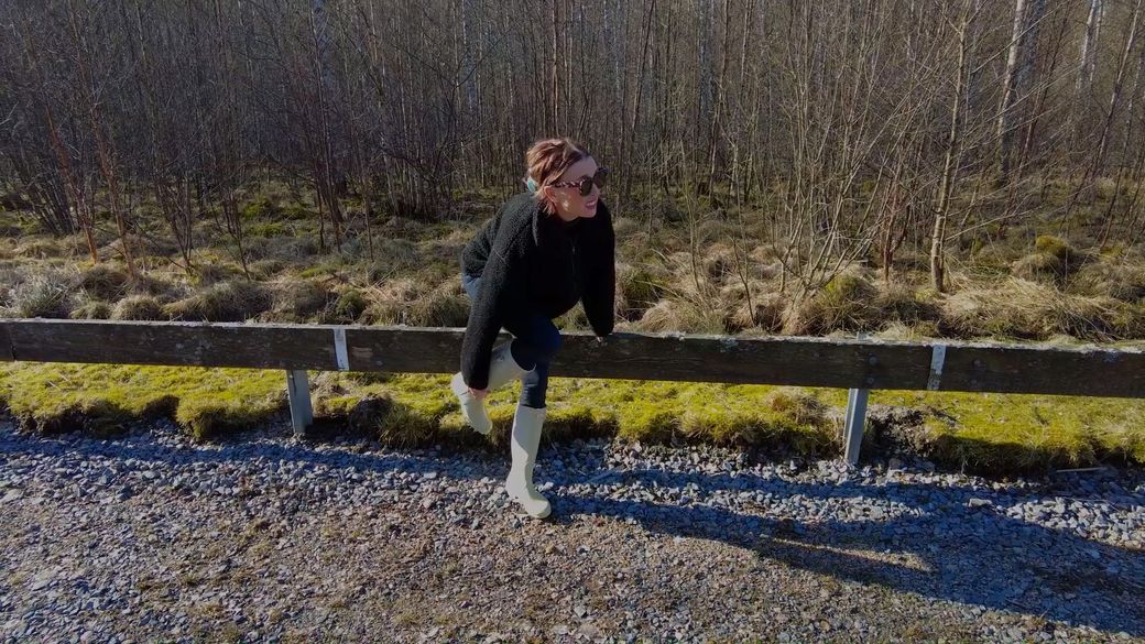 Milly 2604-1 Custom Boot Sprain - I love to walk in the forest but now i hurt my ankle - 10 min