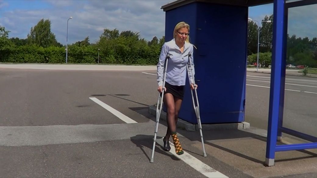 Sarah 4-7 Sock Sprain - I can have fun even if I´m hurt - 10 min