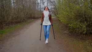 Sarah 1604-3 Sock Sprain - I can be happy with a hurt foot - 8 min