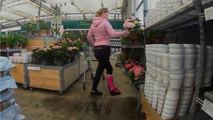 Ice 152 SLC - I use a cast shoe so i can walk on my SLC - 11 min