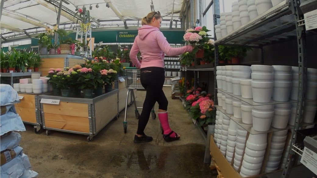 Ice 152 SLC - I use a cast shoe so i can walk on my SLC - 11 min