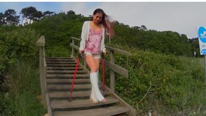 Bunny 2506-1 Term SLC - Down to the beach with my SLC - 10 min