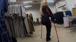 Pixi 17 SLC - Shopping with my best friend - 10 min