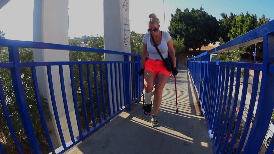 Kicki 22 SLC - This cast shoe is not for walking - 10 min